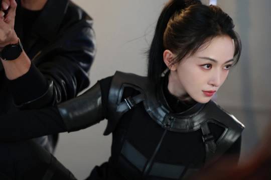 吴谨言高马尾特工造型亮相，新剧重生之门源起引期待