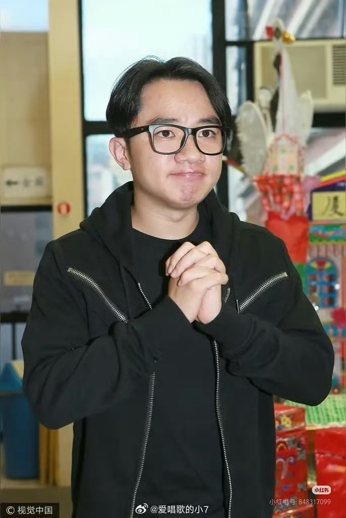 佘诗曼、杨幂、陈伟霆、王嘉尔等众星发文为香港火灾受灾民众祈福