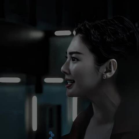 美人鱼与法国姐隔空喊话引热议