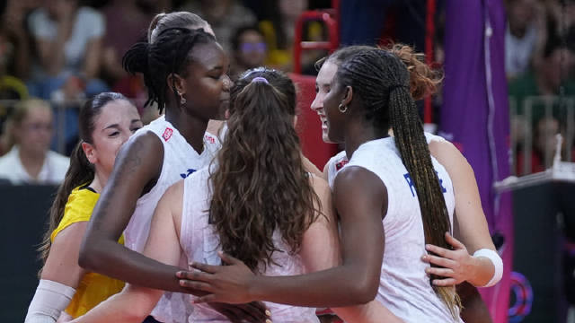 全场集锦：2025女排世俱赛 小组赛B组 意大利科内利亚诺3-0埃及扎马雷克