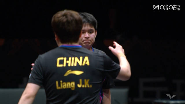 林诗栋4比0胜梁靖崑晋级香港总决赛八强