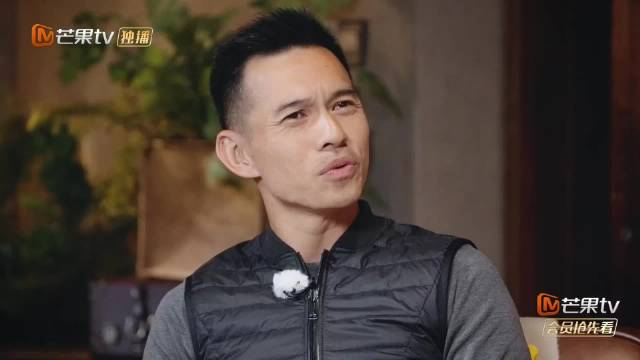 车崇健回应艾威提问，自曝曾带周润发跑步