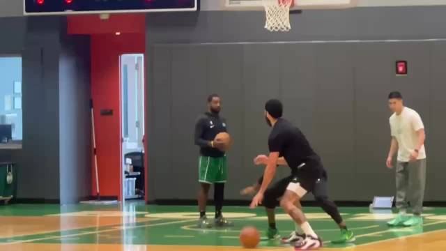 塔图姆最新的训练视频，恢复真快啊