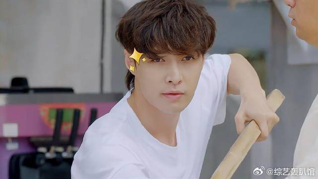 黄磊提议刷房子，张艺兴竟丝毫没听进去！