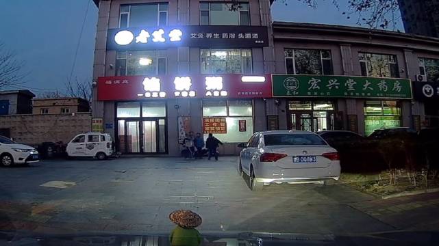 转弯遇盲区车辆如何防范