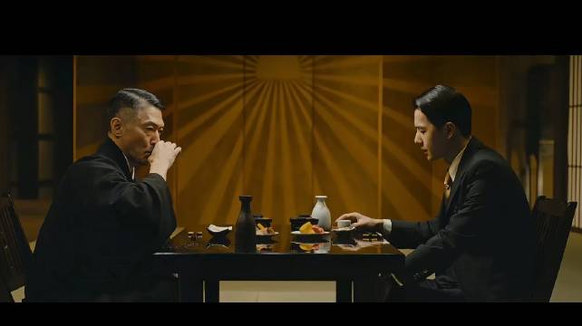 王一博演绎无名叶先生双面特工内心戏