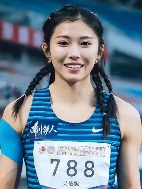 吴艳妮回应被说老女人！强调年龄只是数字，直言等着明年被打脸吧