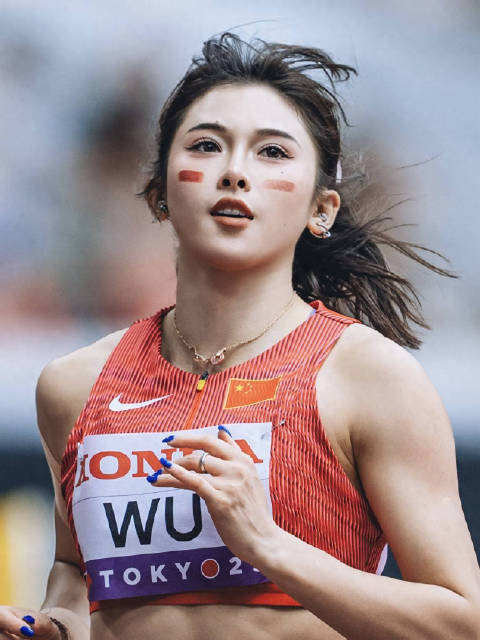 吴艳妮回应全运会0.04秒之差摘银！直言很可惜，自己有实力拿冠军