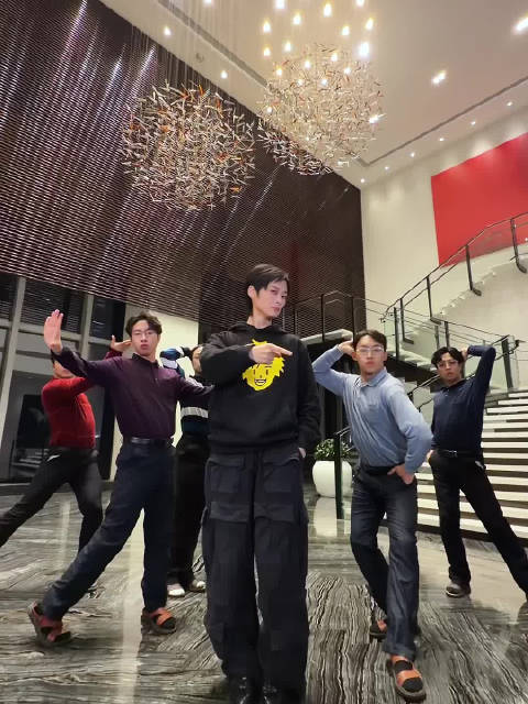 这个舞烫脚，不信试试看？