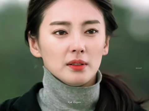 张雨绮亮相展现多面魅力