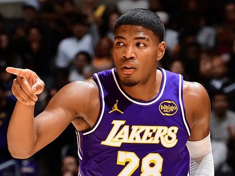 输马刺雷迪克用人成大问题！艾顿八村垒无球权，防守被爆也不调整