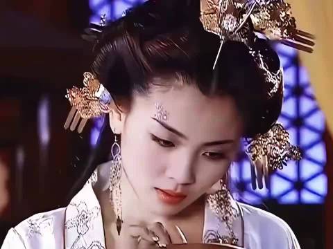 当年她们仨一出场，别说吴奇隆眼花缭乱了，就连观众都难以抉择