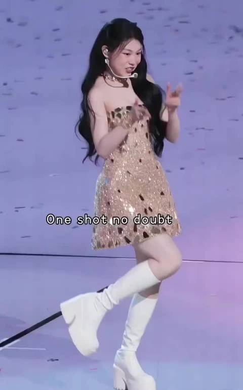 这个年龄爱吃零食也很正常啊，什么叫偷吃？身材管理也不是什么都不吃啊