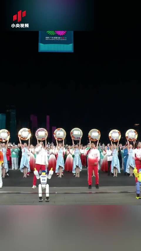 马龙苏炳添潘展乐闭幕式献唱《气势如虹》