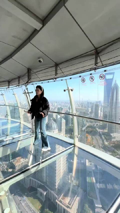 看发球姿势让我想到伊藤美诚