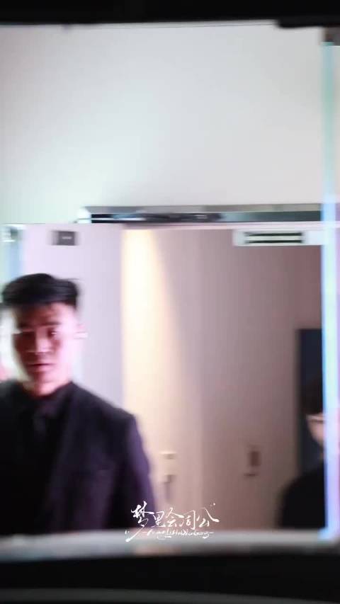 景甜今天好美呀 Dior上班，完全就是大小姐驾到，通通闪开 ！