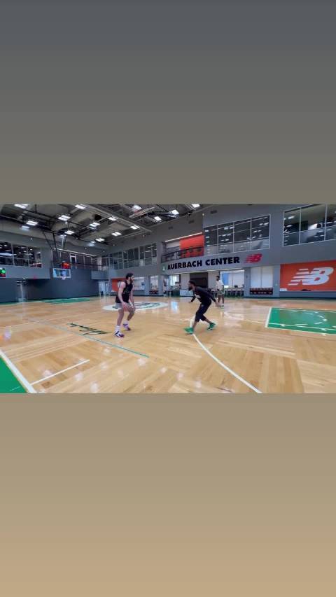 塔图姆跟腱伤后7个月恢复1V1训练