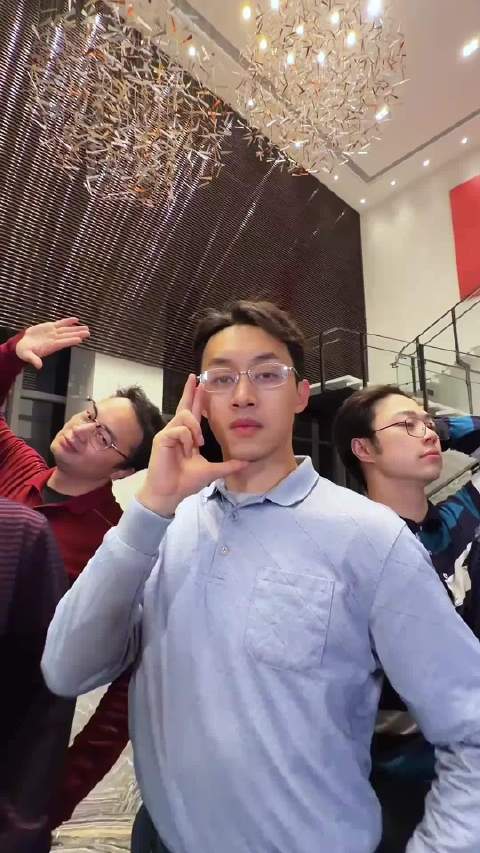 李宇春转身的那一刻，这个团舞瞬间高级了