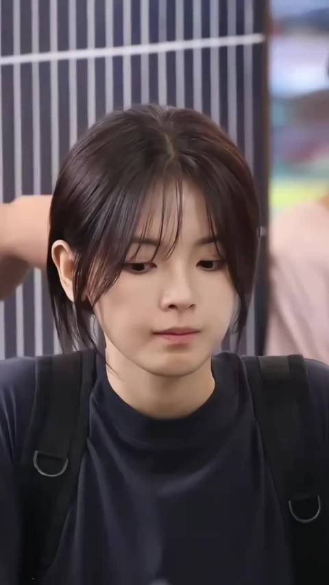 杨超越的化妆师厉害了，这个淡妆直接画出了少年感