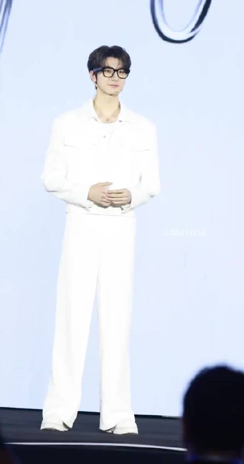 林一不搞笑，那简直太像样了