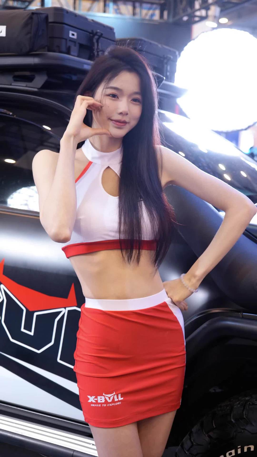 车展女神舞台表现片段 40