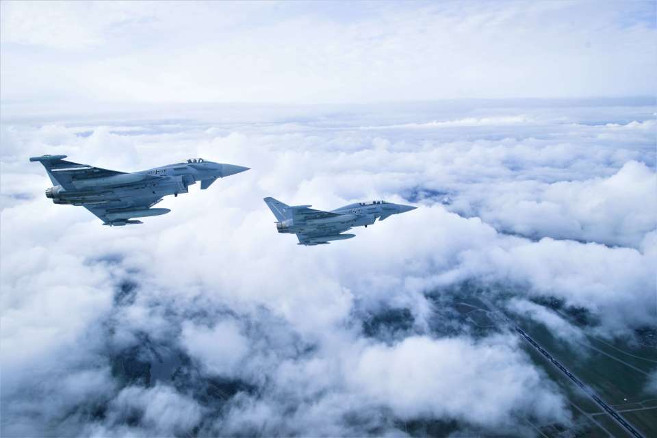 16 架订单锁定欧洲战机！孟加拉国拟购 “台风”，要打破中俄装备主导格局？