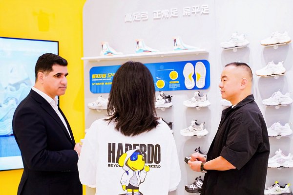 四摘“设计界奥斯卡”大奖：哈贝多儿童足弓鞋，定义健康童鞋新范式