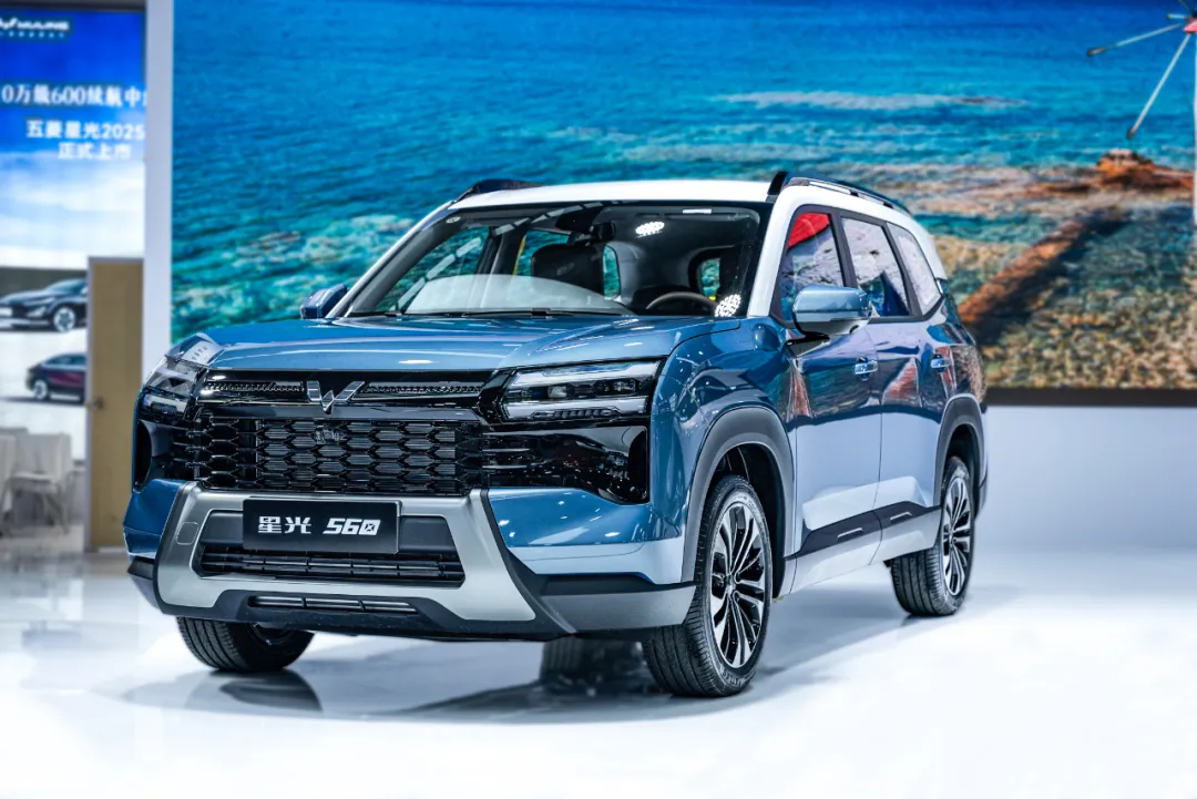 五菱星光560车型亮相东盟车展