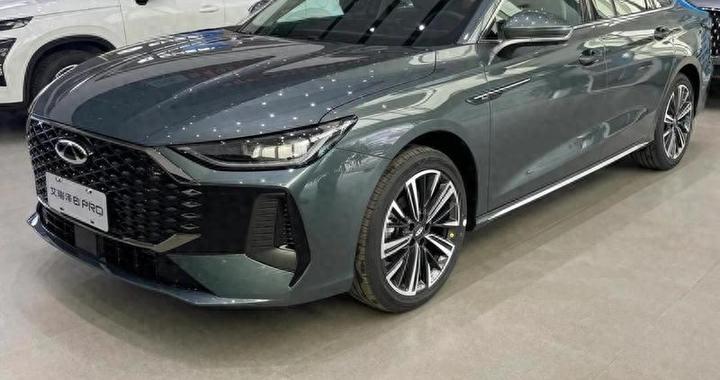 13万买6.6秒加速家用车 艾瑞泽8 PRO 400T是性能普及者？