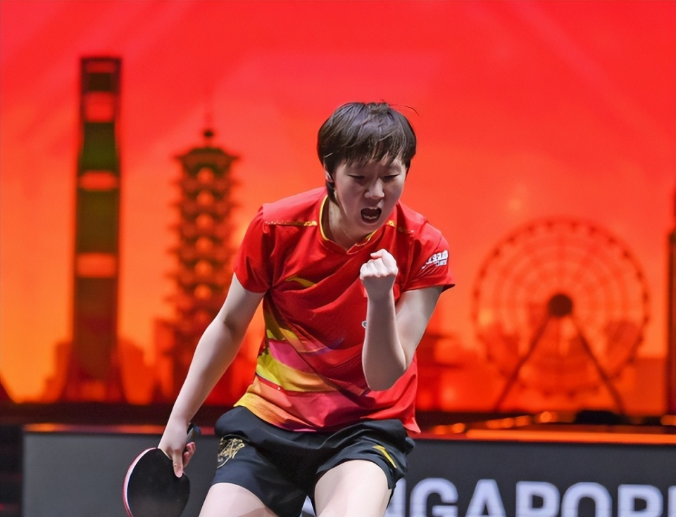 王曼昱太硬了！赛后扶腰坐下都困难 采访绝口不提伤病影响任浩多次询问