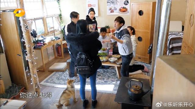 黄磊跟导演谈价250换条鱼，刘宪华想都不想直接答应黄磊都气哭了