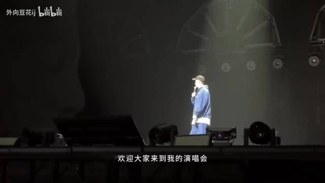 陈赫居然是陈小春在上海认识的第一个朋友，陈赫人脉这一块无敌了