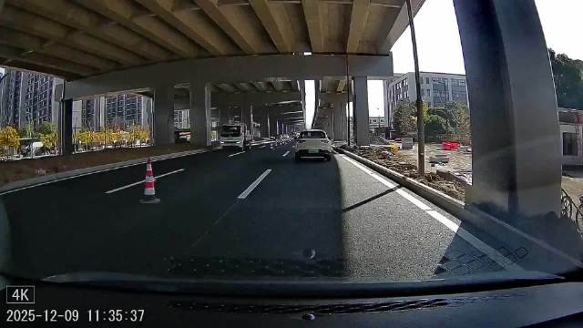 各位老司机，这起事故如果是你如何避免？