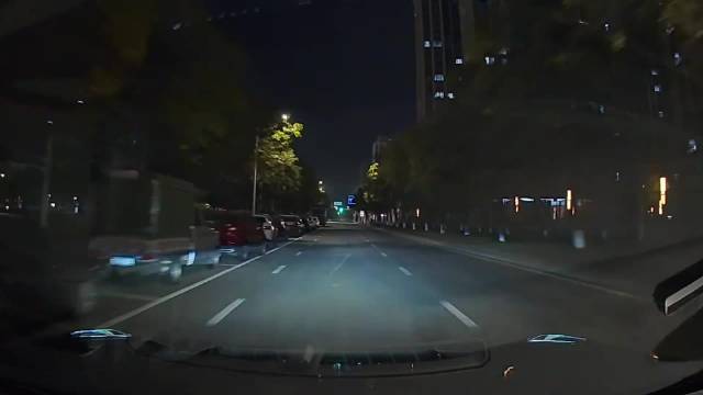 苏A丰田车主路怒别车连追数条街引争议