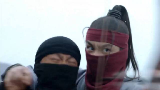 小飞流自带反差滤镜，干着惊险杀头事，嘴上却说“不好玩”