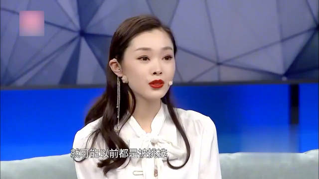 自从和胡歌演完《伪装者》，宋轶的戏全是旗袍，最高穿了几百套！