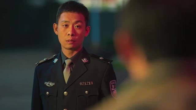 大年三十安欣给高家三兄妹一起吃上年夜饭看春晚 张颂文 张译 狂飙