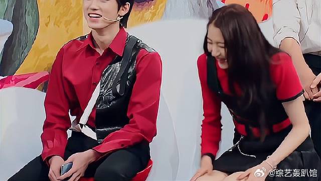 贾玲太会了！把华晨宇唱歌的精髓放大，关晓彤笑死！