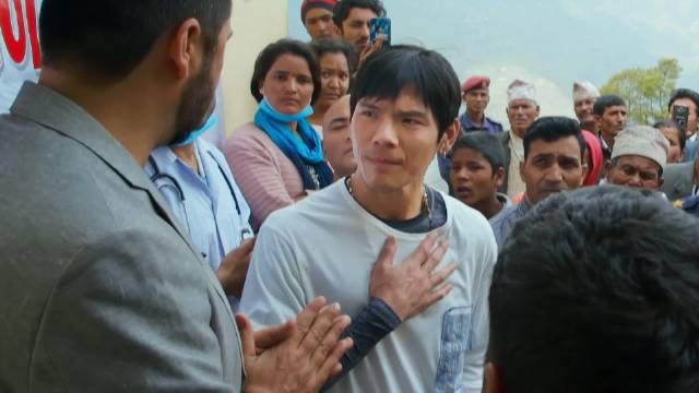 向佐郭碧婷远赴尼泊尔协助建医院