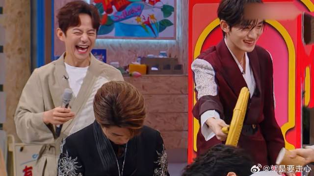 成毅自己赢了都不知道，还得让曾舜晞提醒，何炅笑喷！