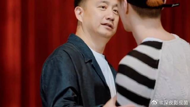 谁懂黄磊看张艺兴这个眼神含金量！《向往的生活》开播太好看了！