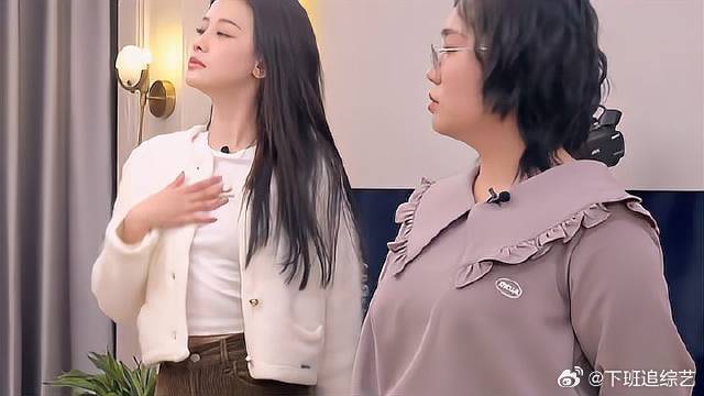 孙怡教李雪琴性感红毯pose，长腿翘臀随便一甩，都贼好看