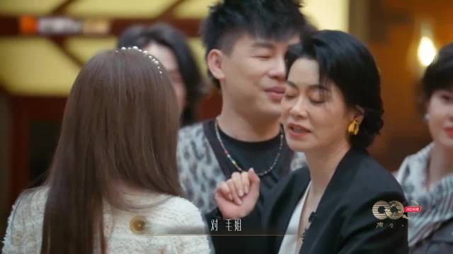 王心凌有多甜？就连一向高冷的毛阿敏，看到她都忍不住笑