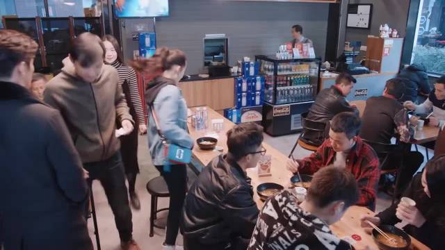 海上繁花：女子倾囊报恩签卖身契，雷总笑称：这债我收定了