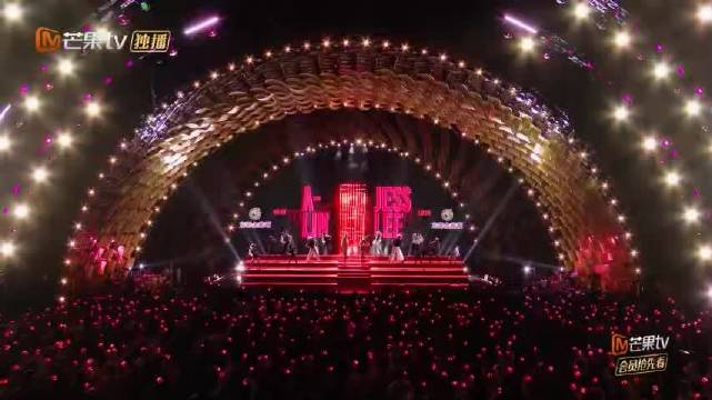 ALin李佳薇豹纹热舞BadBoy秀舞技