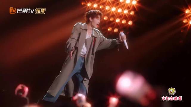 颜人中王赫野合唱阳光下的星星,歌声诠释失恋之痛