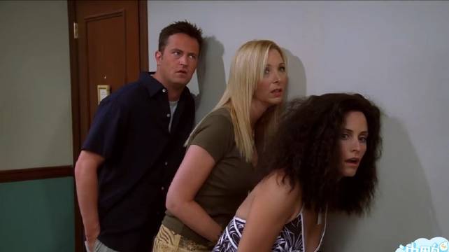 吃瓜三人组，给我笑得不行，像不像大家吃瓜时的样子啊？