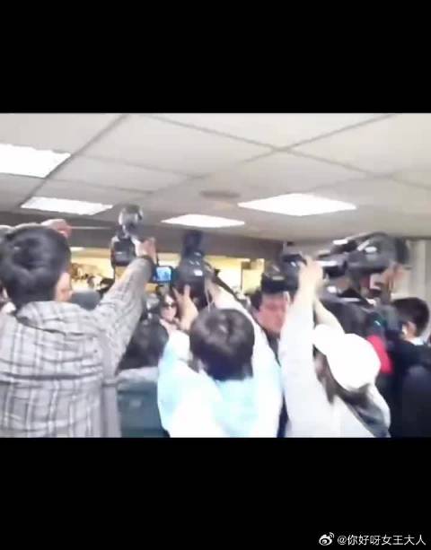 王菲2011年赴台引媒体疯狂围堵