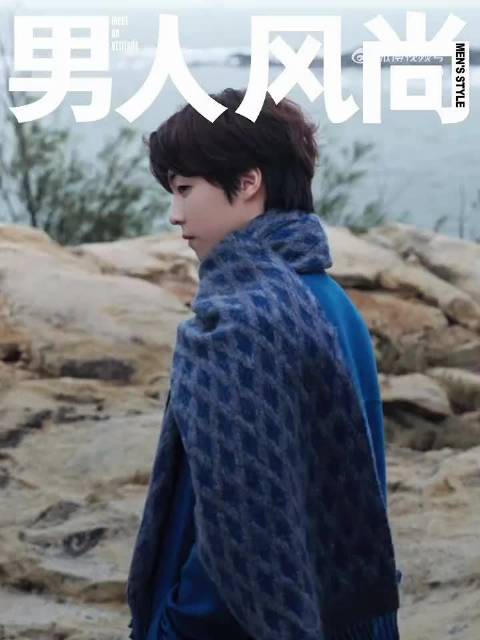 陈立农登男人风尚12月闭年刊，泉州海风大片展冬日男友氛围