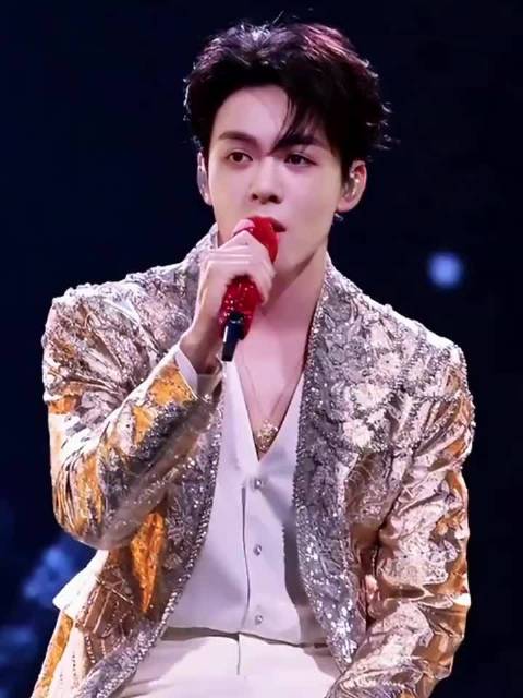 会唱歌会演戏的深圳太子爷| 他是不是没有缺点啊